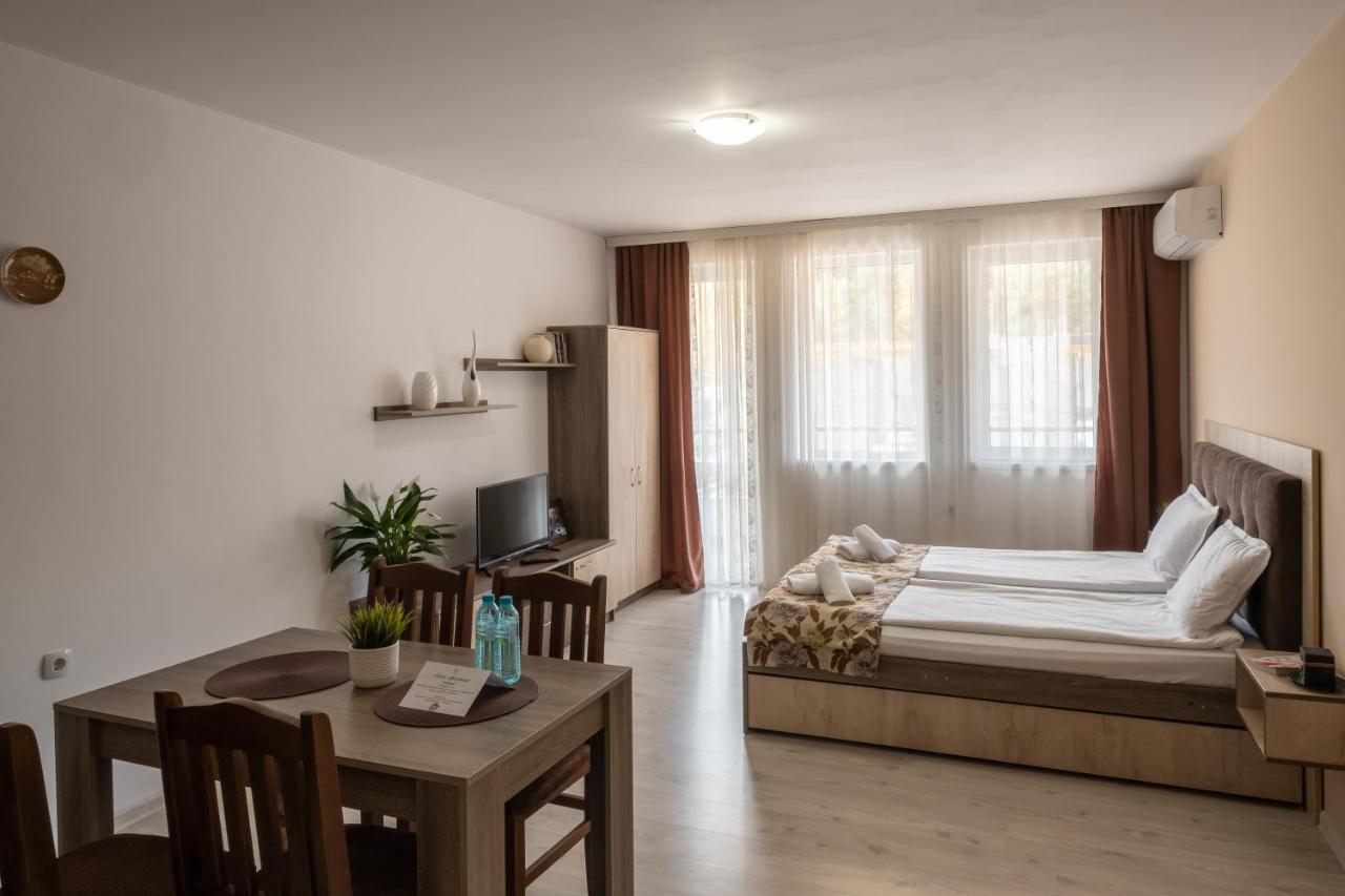Luxor Apartment Βέλινγκραντ Εξωτερικό φωτογραφία